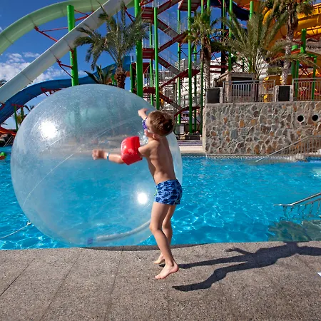 Livvo & Aquapark 酒店 塔乌里托