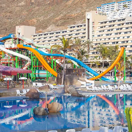 Livvo & Aquapark 酒店 塔乌里托